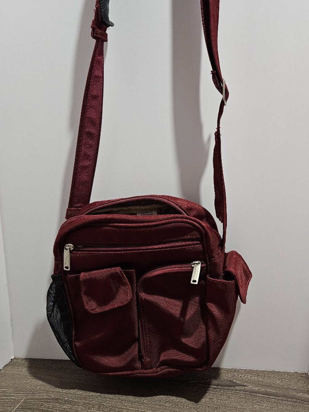 Daymakers Pocket Guide Bag Anti-Theft Crossbody with Strap Clip